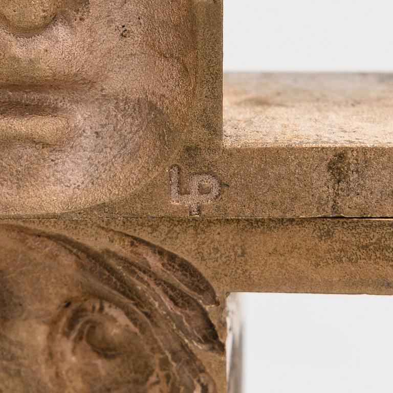 Laila Pullinen, mitali, pronssia, signeerattu LP ja numeroitu 15975.