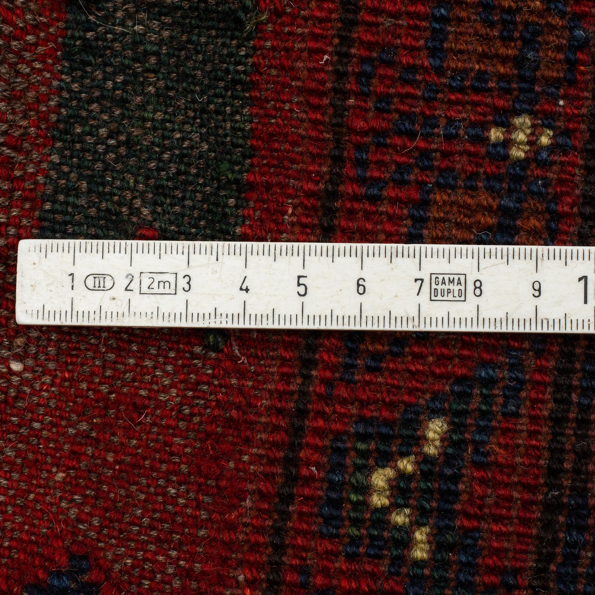 A CARPET, oriental, ca 276 x 203 cm.