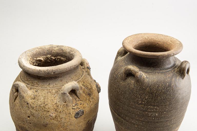 Two bronw glazed jars, South East Asian, presumably Sukothai, 14th/16th Century.