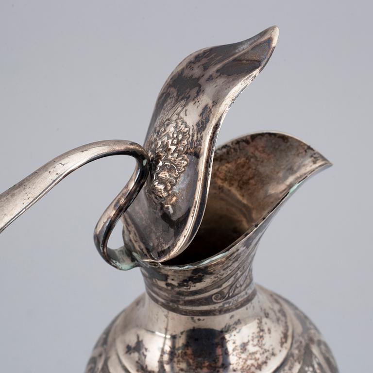 Au Austrian early 20th century silver wine charger.