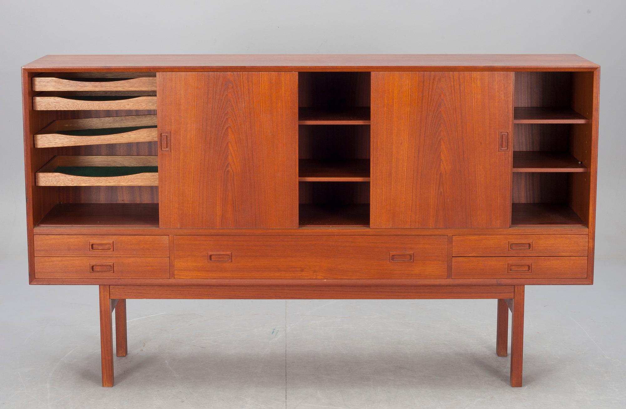 SIDEBOARD, 1900-talets mitt.