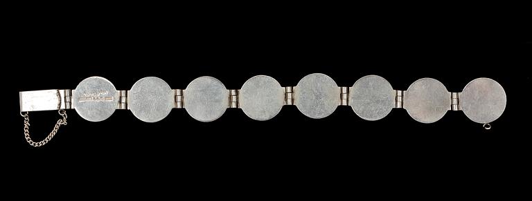 ARMBAND, silver och porfyr, Bengt Liljedahl, Stockholm, 1978.