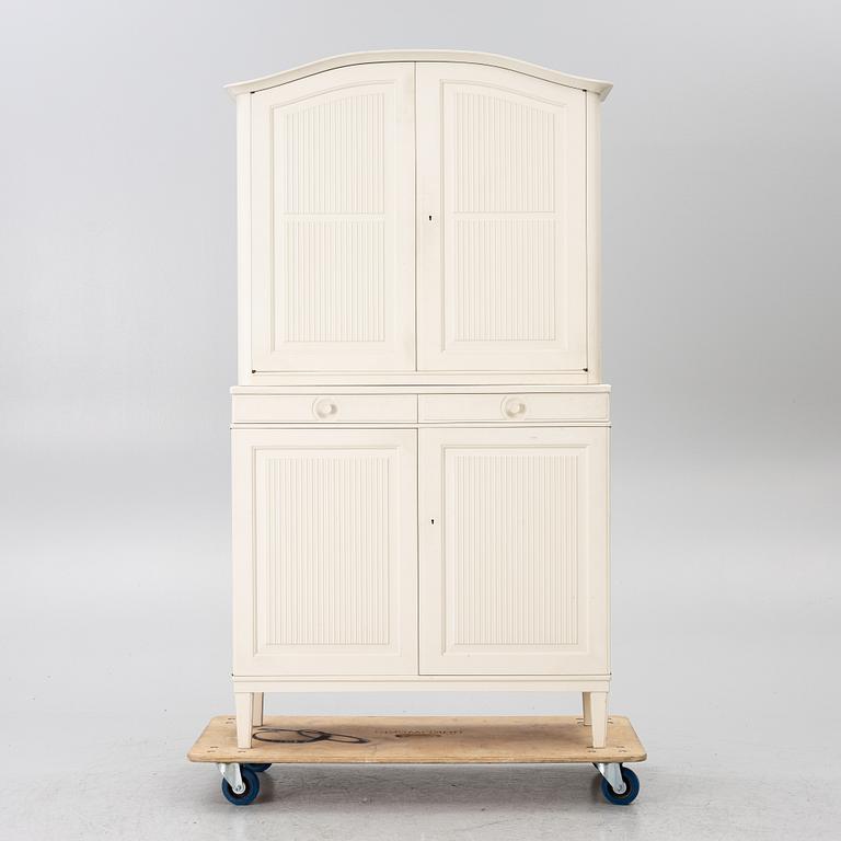 Carl Malmsten, cabinet, “Herrgården”, Svenska Möbelfabrikerna Bodafors, 1961.