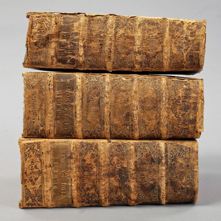 CARL HÅRLEMAN (1700-1753), 3 vol med personligt pärmexlibris, Publii Ovidii Nasonis Heroides.., I-III, Amsterdam 1727.