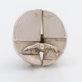 A Finnish 20th century sterling silver ring "Ikaros" marks of B Weckström Lapponia 1969, weight 20,9 gr. 13/53.