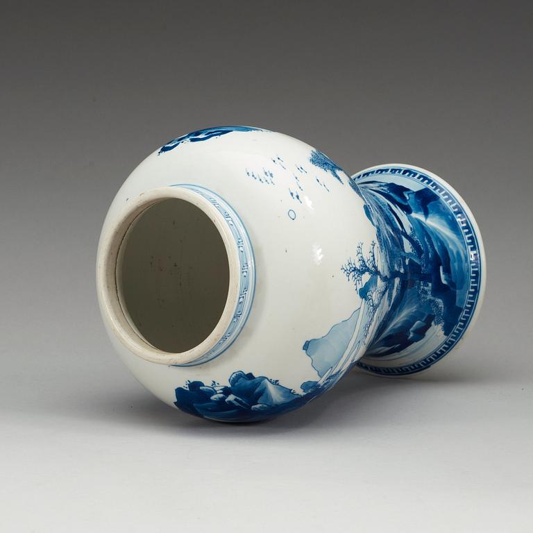 A blue and white vase, Qing dynasty, Kangxi (1662-1722).