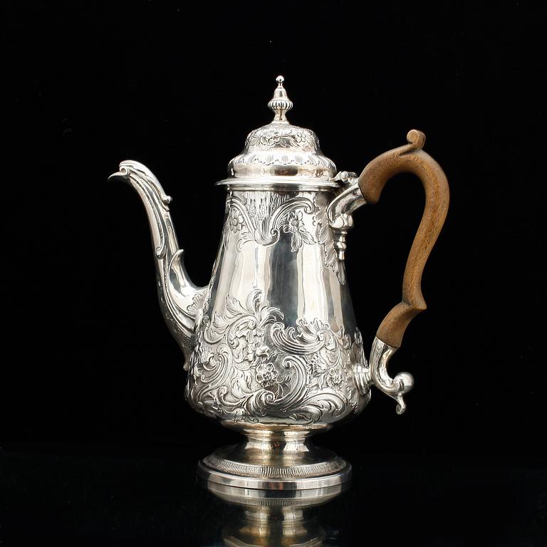 KAFFEKANNA, silver, London 1781. Vikt ca 772 gram.