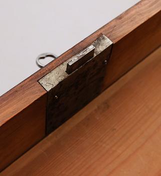 CHIFFONJÉ, sengustaviansk, omkring år 1800.