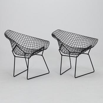 Harry Bertoia, a pair of early 1960s "Diamond Chair".