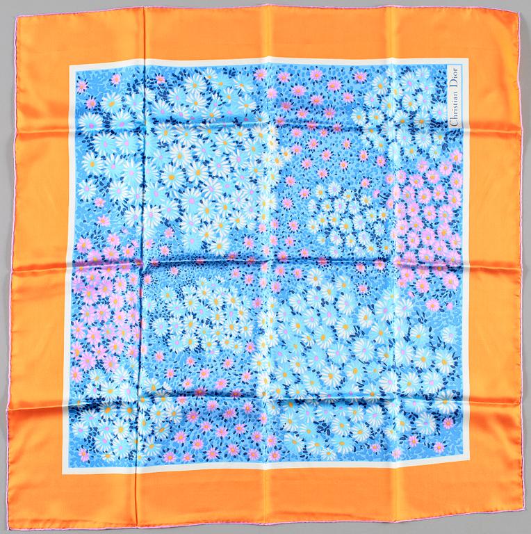 SCARVES, 4 st, bl a siden, Christian Dior, Paris.