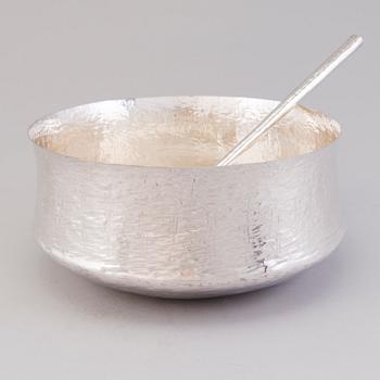 TAPIO WIRKKALA, bålskål samt slev, sterling silver, Kultakeskus, Tavastehus 1973.