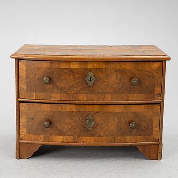 Chest of drawers, 19th century.