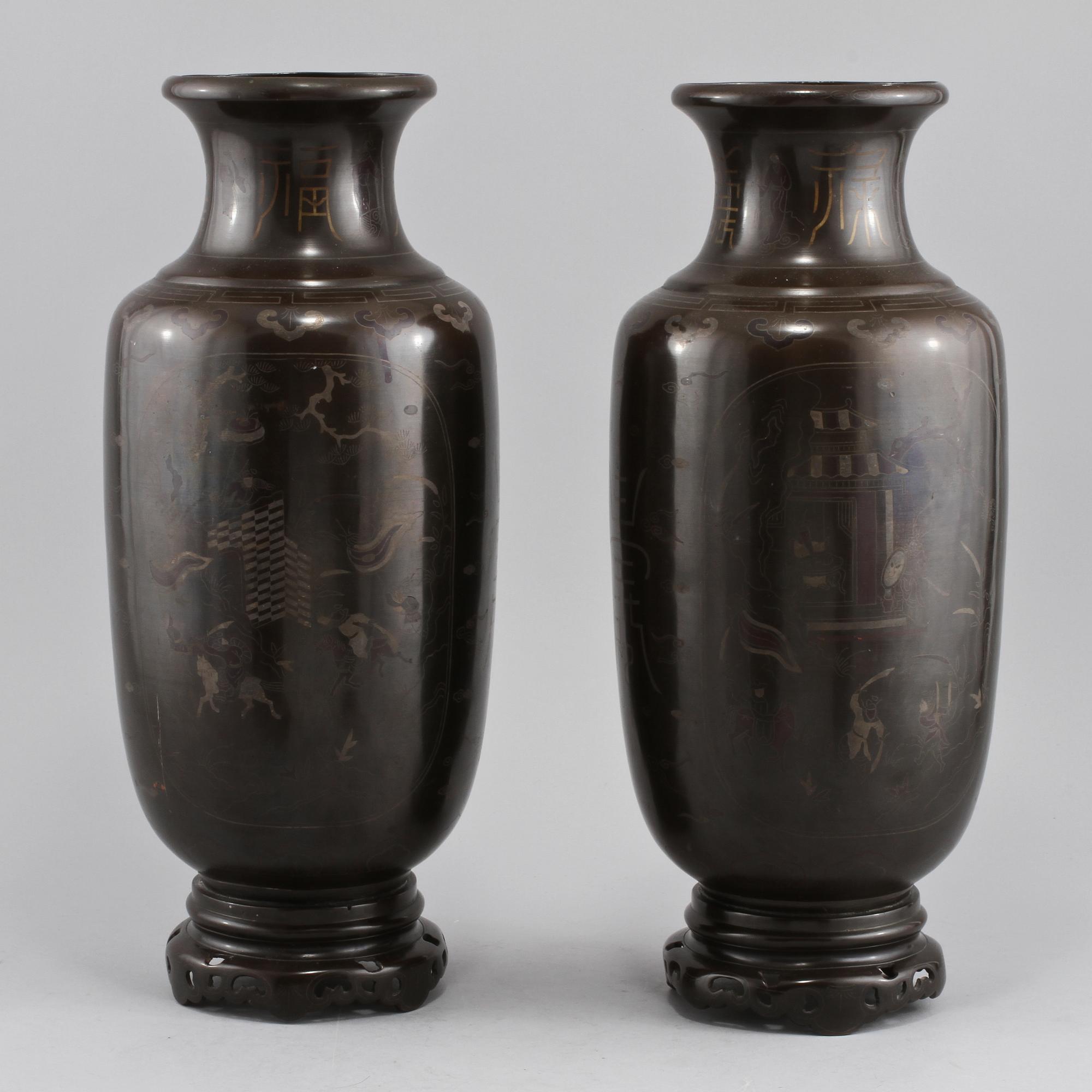 URNOR, ett par, troligen brons, Kina, 1900-tal.