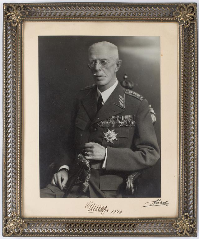 KUNGLIGT FOTOGRAFI, Gustav V, daterat 1942.