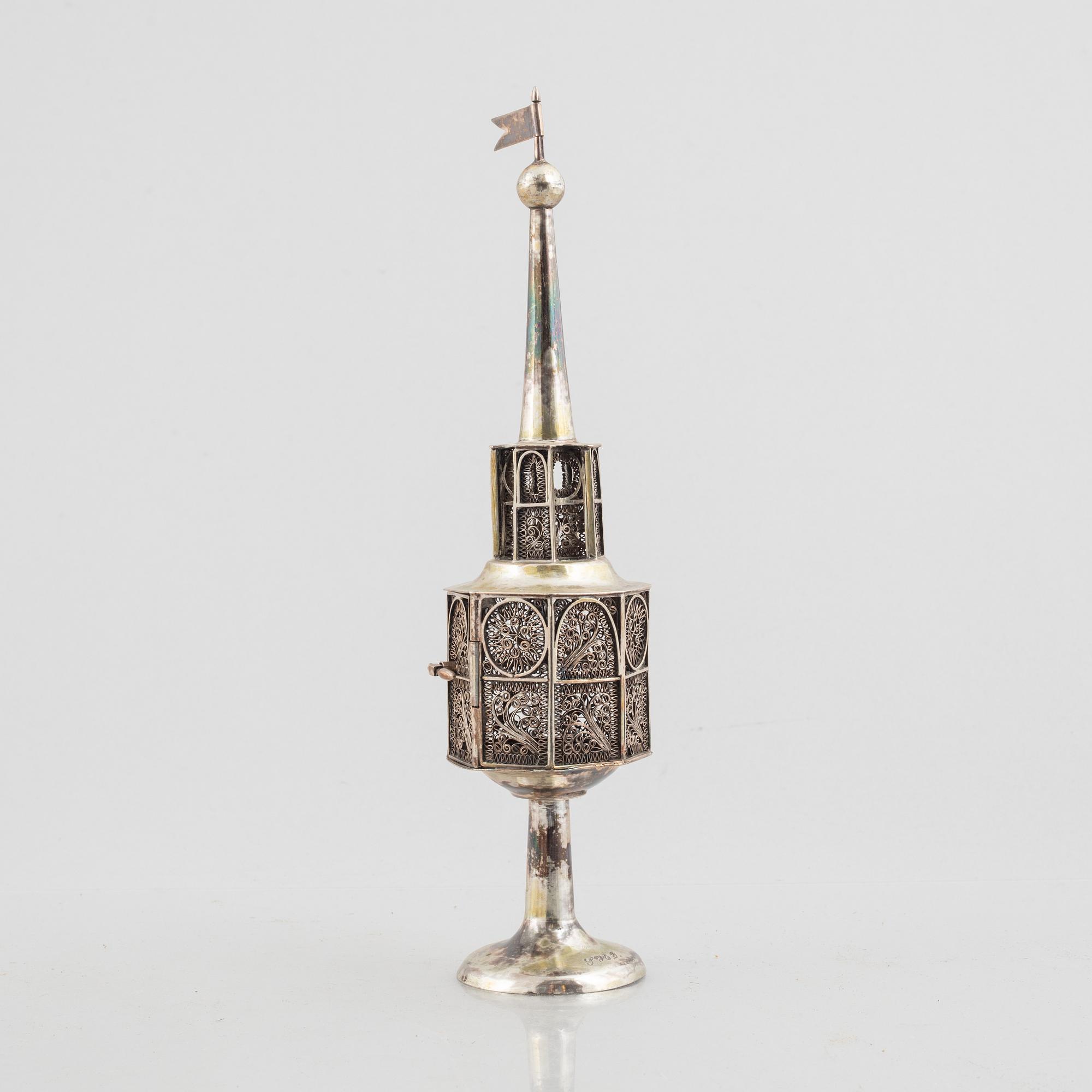 Besamim / spice tower, silver, Judaica, Berlin, first half of the 19th Century.
