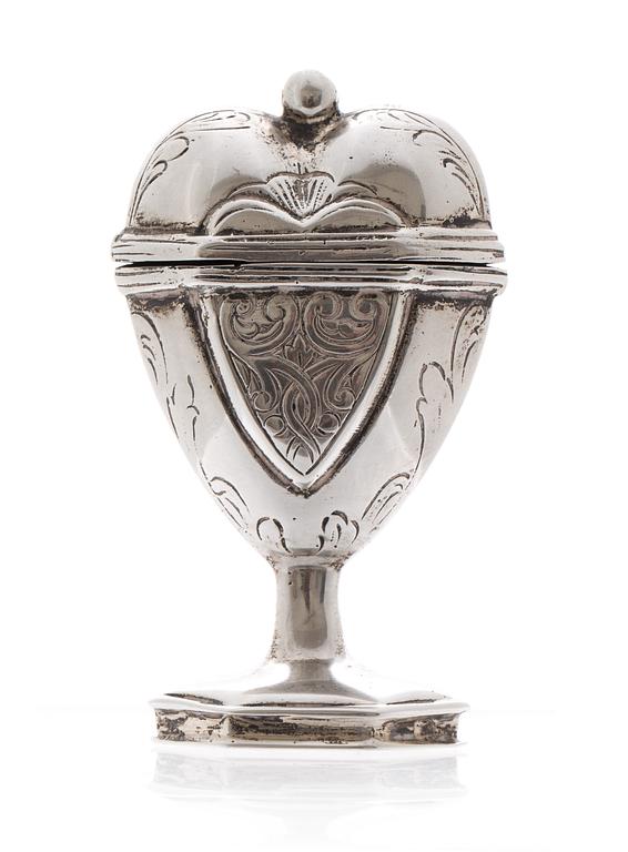 LUKTDOSA, silver, troligen Danmark, svenska importstämplar.