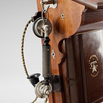VÄGGTELEFON, LM Ericsson. Sekelskiftet 1900.