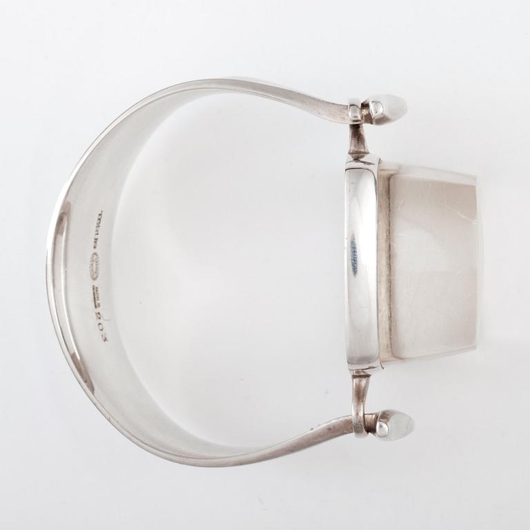 A Vivianna Torun Bülow Hübe sterling and rock crystal bangle, Georg Jensen, post 1945.