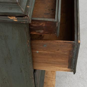 A Cabinet, 18th century..
