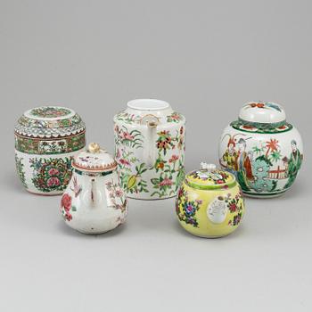 A set of three teapots and two tea caddies, China, 18th/20th Century.