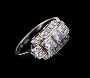 RING, 18 k vitguld, art déco, diamanter, enl gravyr ca 0.53 ct. G. Dahlgren, Malmö. Vikt ca 5 g.