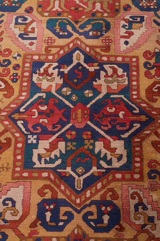 MATTO, a semi-antique Vorwerk, ca 242,5 x 130 cm.