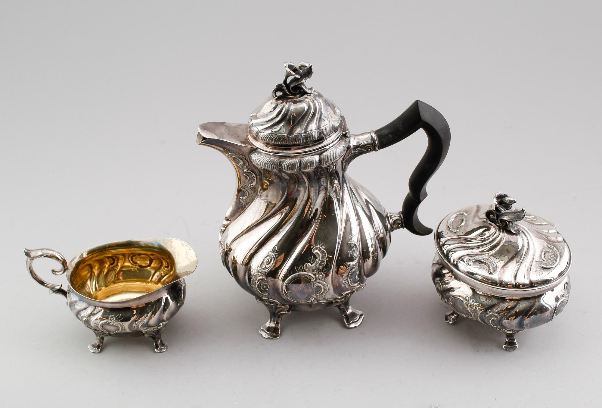 KAFFESERVIS, 3 delar, silver, CG Hallberg, Stockholm 1948. Vikt ca 1286 gram.
