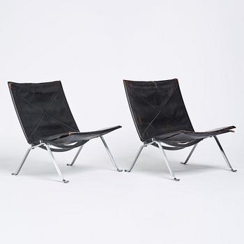 Poul Kjaerholm, a pair of  'PK22' easy chairs, edition E Kold Christensen, Denmark.