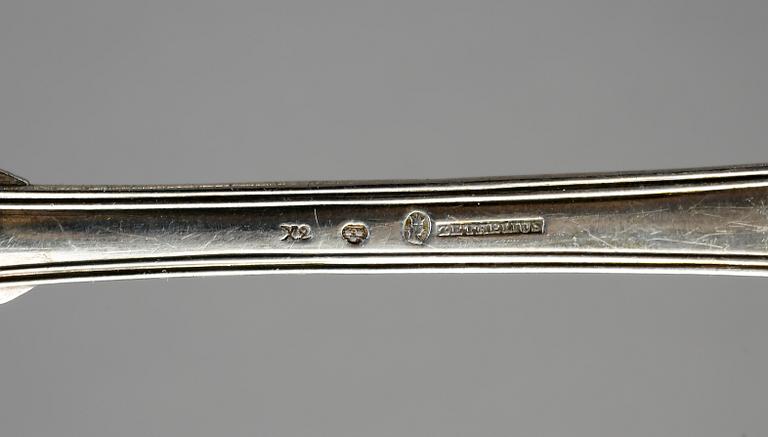 FISKSPADE samt UPPLÄGGNINGSSKEDAR, tot 3 delar, silver, bl.a. Nils Leonard Dahlström, Örebro, 1859. Total vikt 409 gram.
