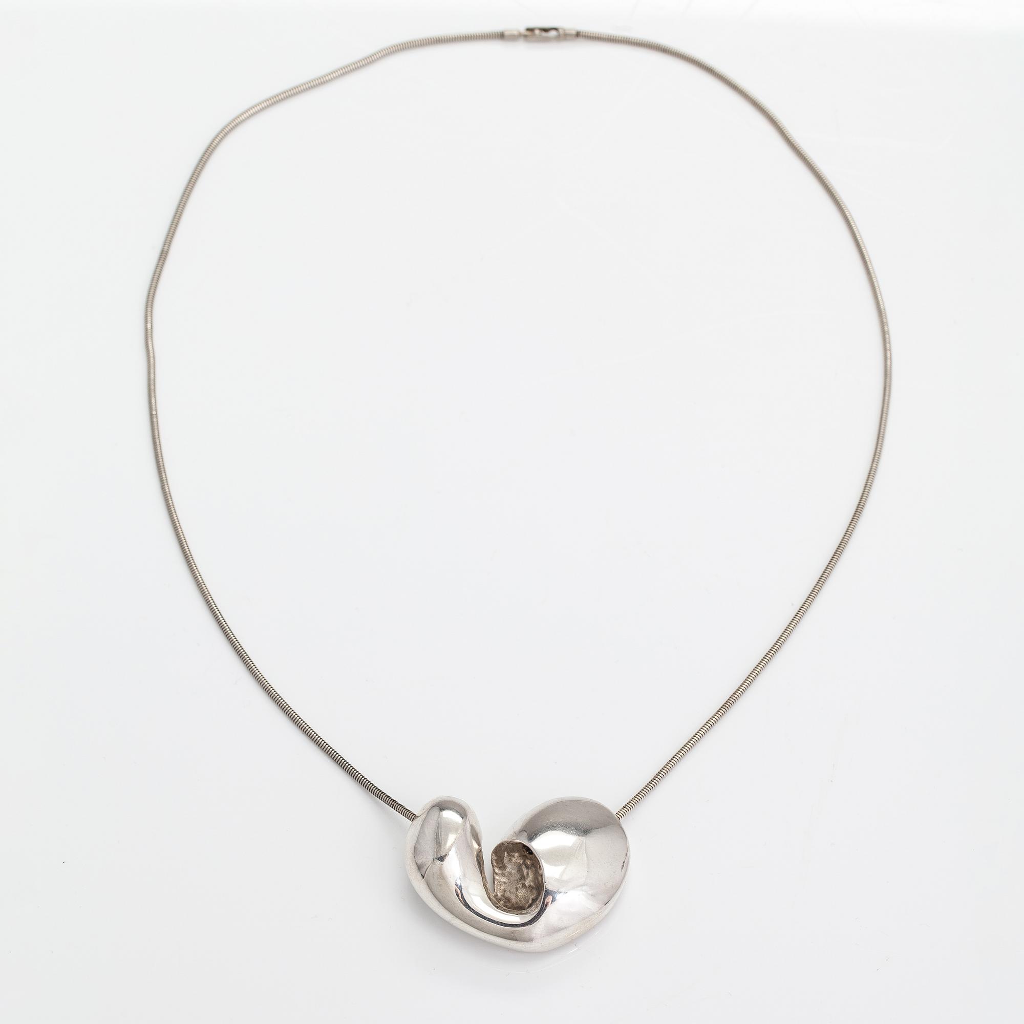 Paul Havgaard, Halsband "Med kärlek", sterlingsilver. Lapponia 1974.