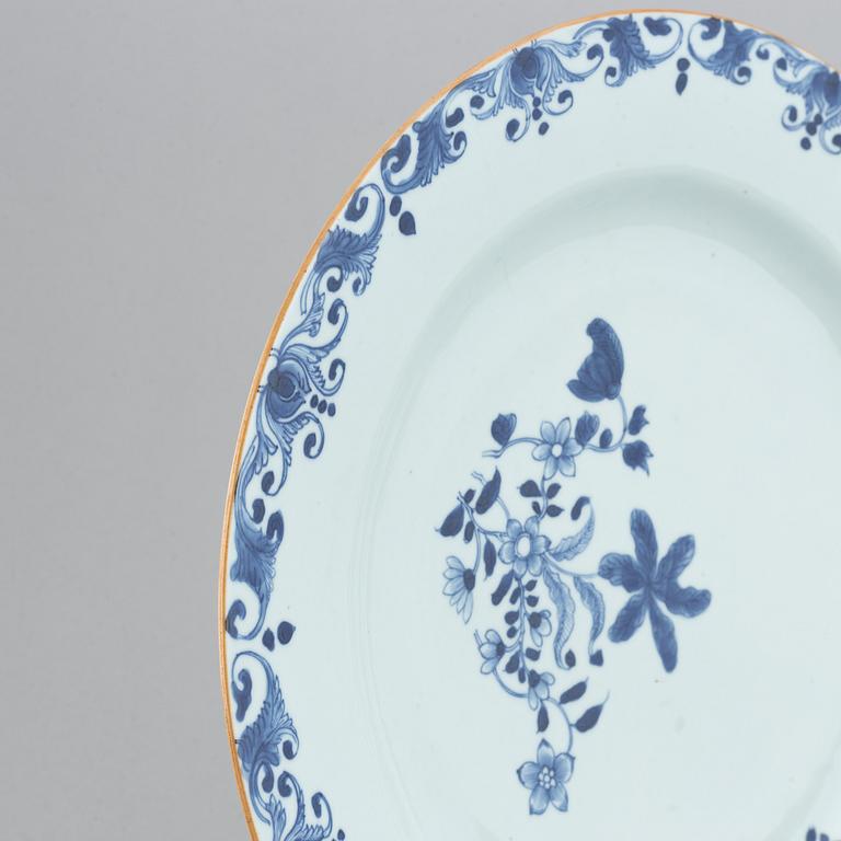 A blue and white dish, Qing dynasty, Qianlong (1736-95).