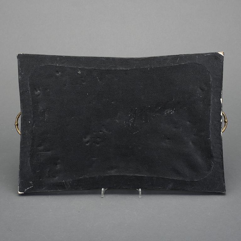 BRICKA, med broderi, 1800-tal.
