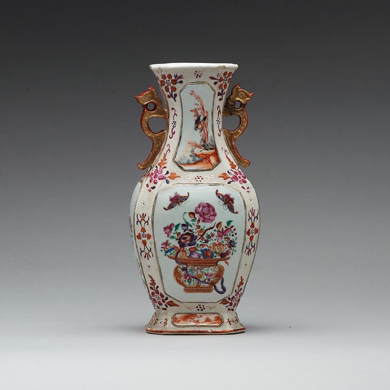 VAS, kompaniporslin. Qingdynastin, Qianlong (1736-95).
