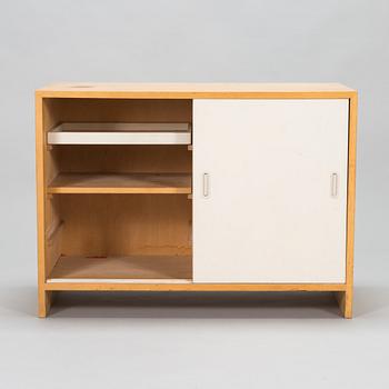 Aino Aalto, skåp, modell 217, O.Y. Huonekalu- ja Rakennustyötehdas A.B. 1900-talets mitt.