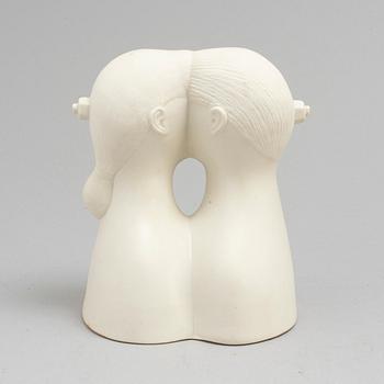 A Stig Lindberg parian figurine, "De Tu", Gustavsberg, 1970s.