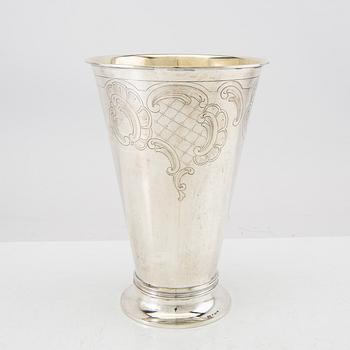 A Swedish silver vase mark of Edlunds silver factory Stockholm 1950, weight 564 grams.