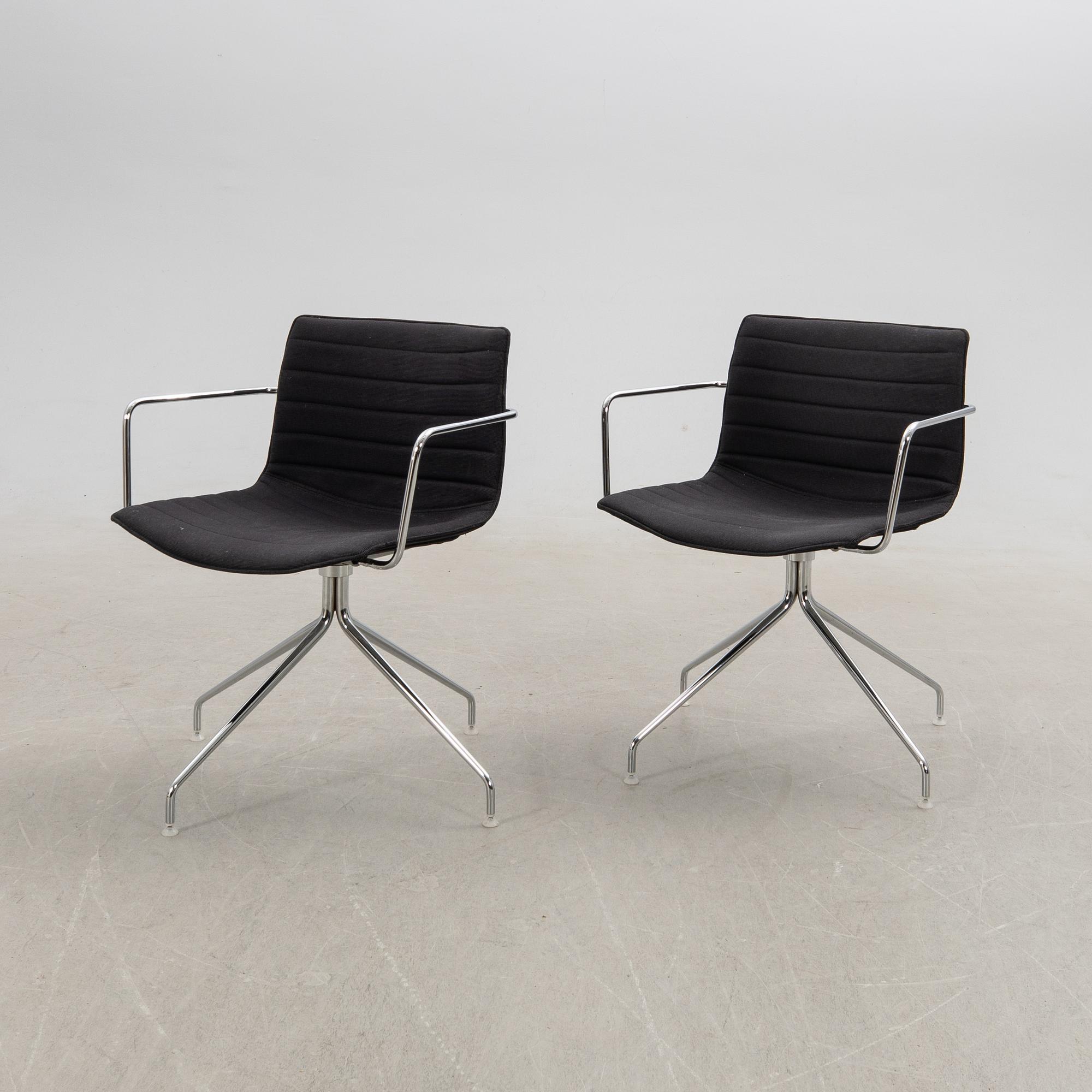 Lievore Altherr Molina, karmsstolar, ett par, "Catifa", Arper, Italien.