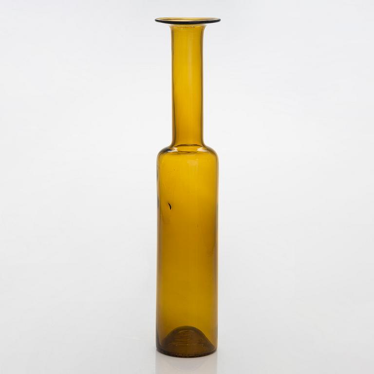 Nanny Still, a glass bottle signed Riihimäen Lasi O.Y Nanny Still.