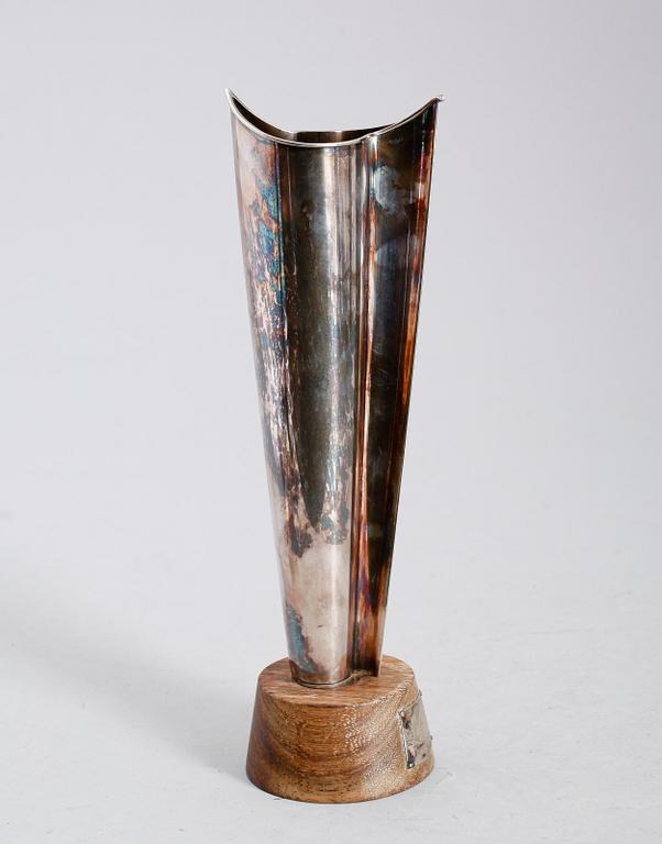 VAS, Tapio Wirkkala, silver, "Liekki", Tavastehus, 1963. Total vikt ca 339 g.