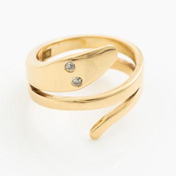 Sven-Erik Högberg, a ring in the form of a snake, 18K gold with round brilliant-cut diamonds, Gothenburg 1986.