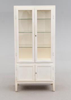 LÄKARSKÅP, 1900-talets första hälft.