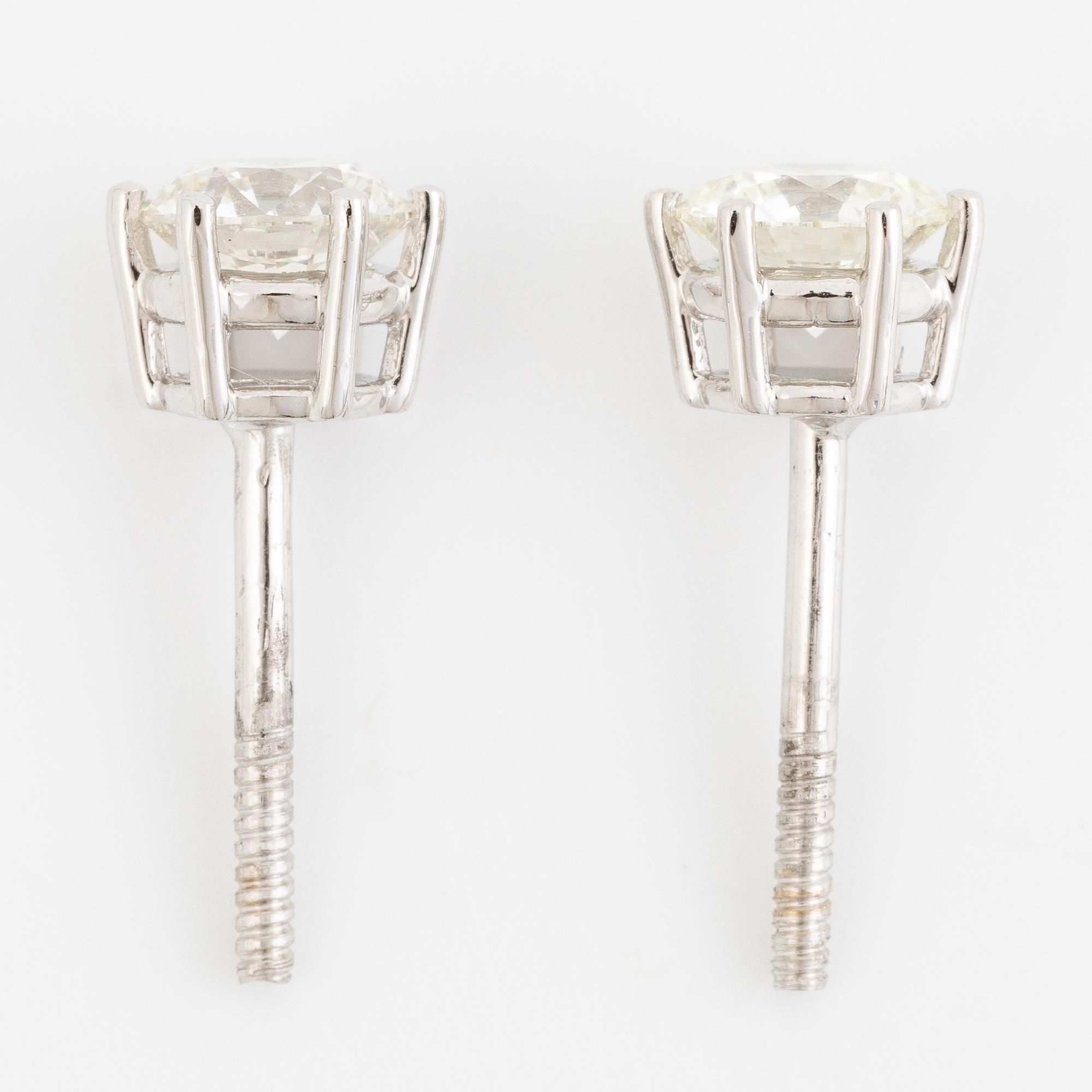 Örhängen 18K vitguld med briljantslipade diamanter.