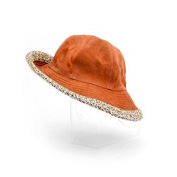 HERMÈS, a brown suede hat, size 58.