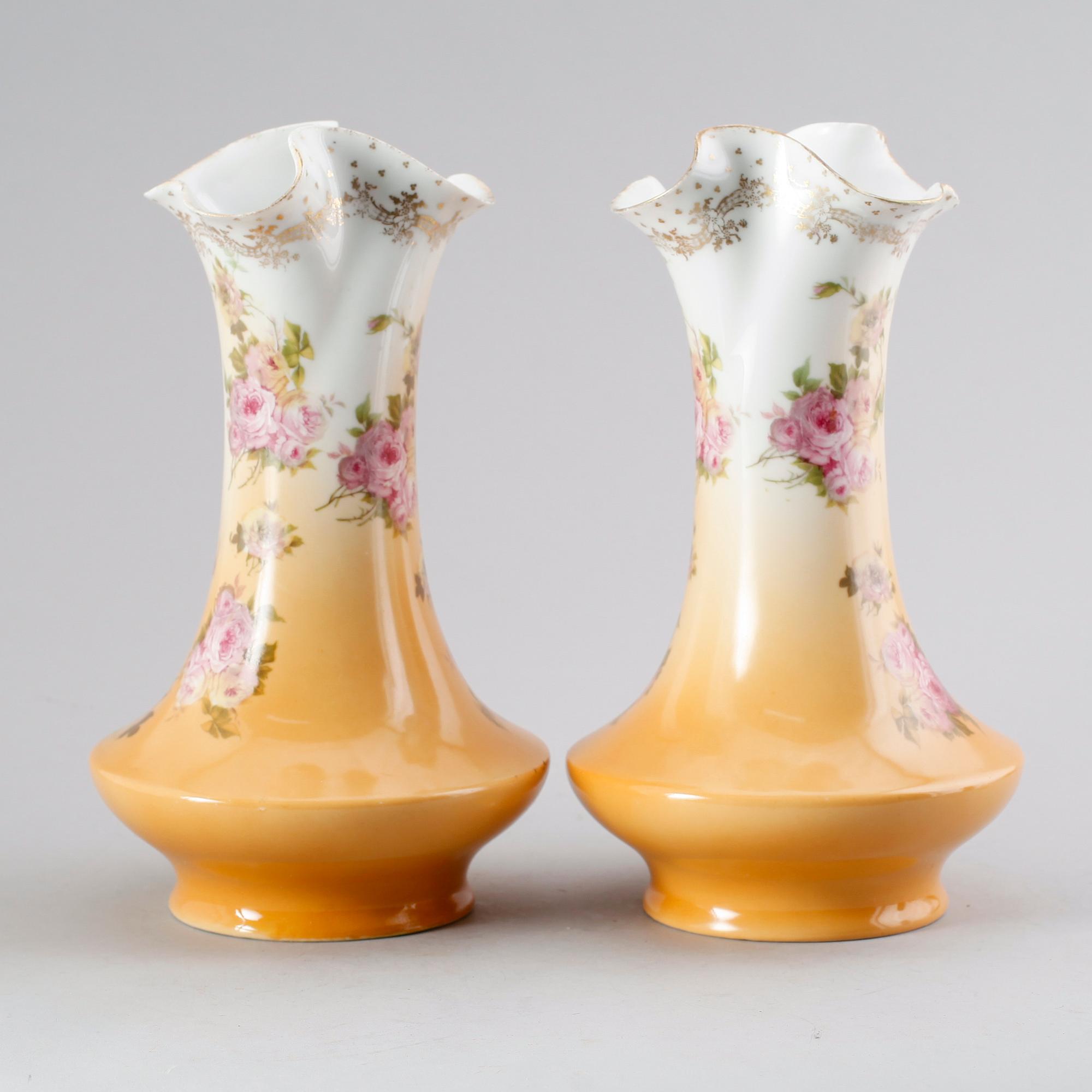 VASER, 1 par, porslin, Kronach, Tyskland, omkring år 1900.