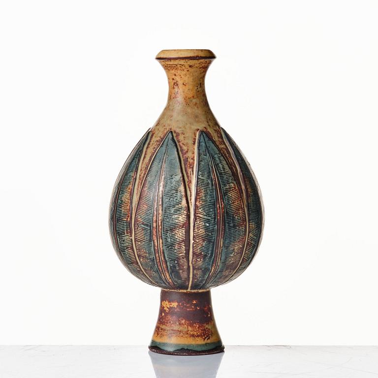 Wilhelm Kåge, a "Farsta" stoneware vase, Gustavsberg studio, Sweden 1948.