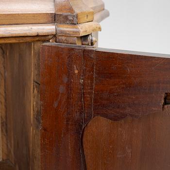 Vitrinskåp, troligen Holland, 1800-tal.