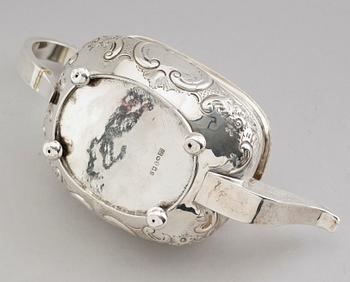 TEKANNA, silver, James Barber & William Whitwell, York 1815. Vikt ca 670 gram.