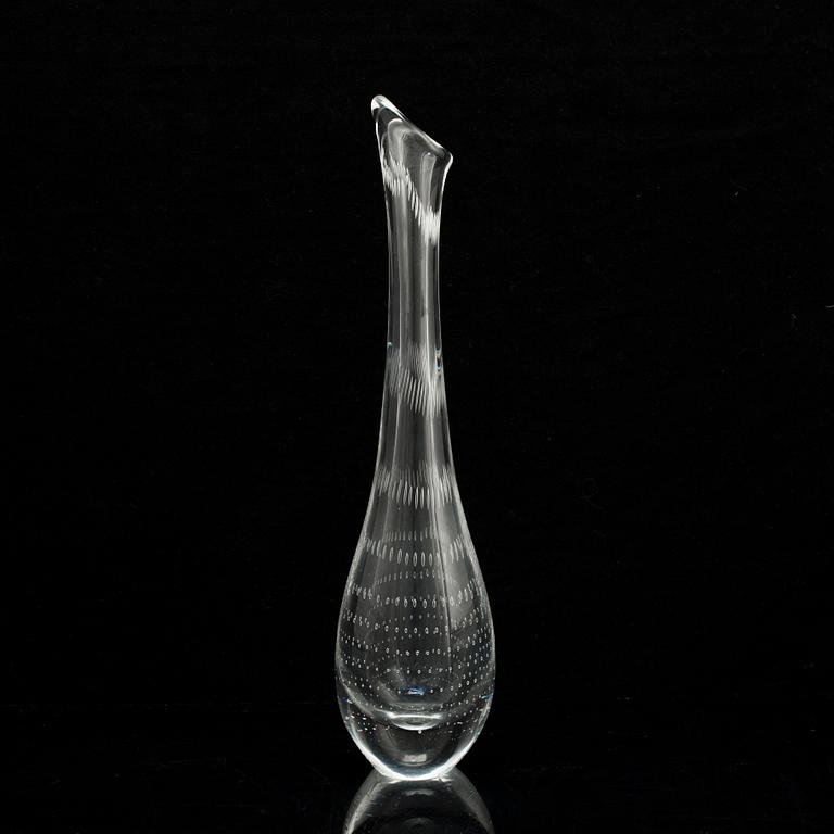 A Vicke Lindstrand glass vase signerad Kosta LH 1011, 1950s.