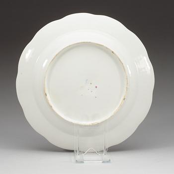 A matched set of eight Russian dinner plates, Imperial porcelianmanufactory, St Petersburg, 18th Century.