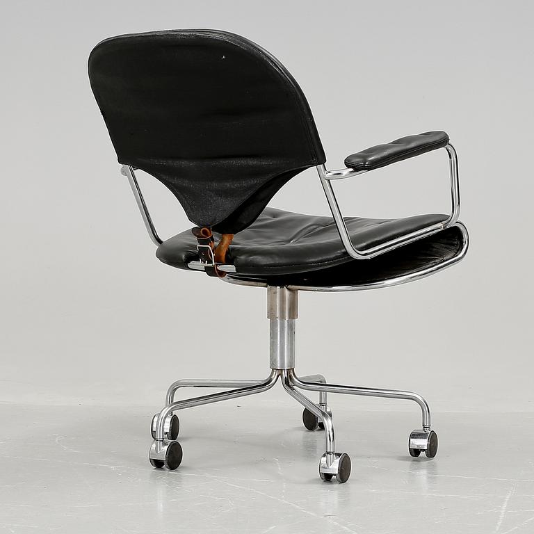 SKRIVBORDSSTOL, "Sam", Sam Larsson, Dux, 1900-talets andra hälft.